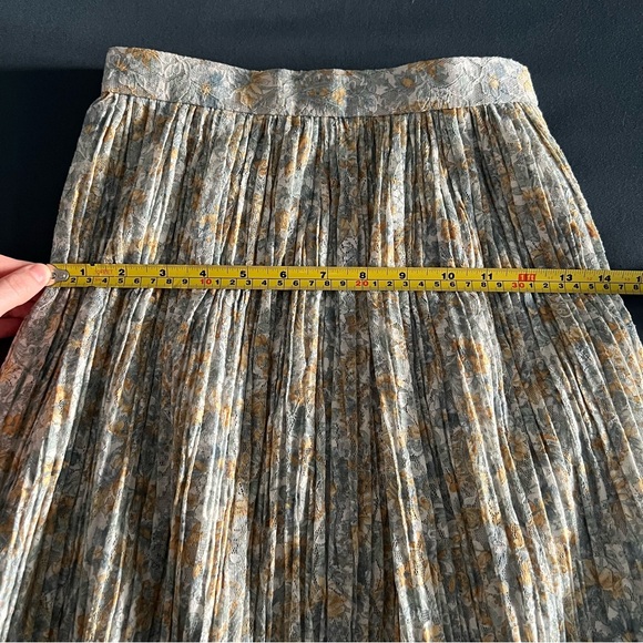 Vintage Pleated Lace Floral Midi Skirt - Picture 10 of 13
